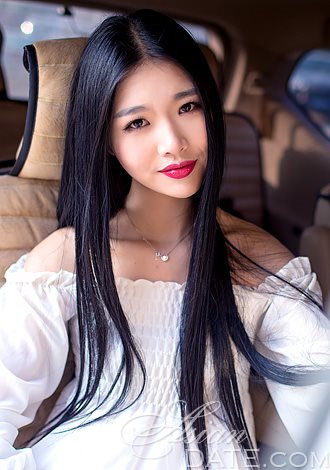 Gorgeous member profiles: Tongtong from Beijing, blue sapphires Asian member