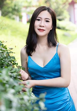 Gorgeous member profiles: Yiping from Haikou, Asian member gallery