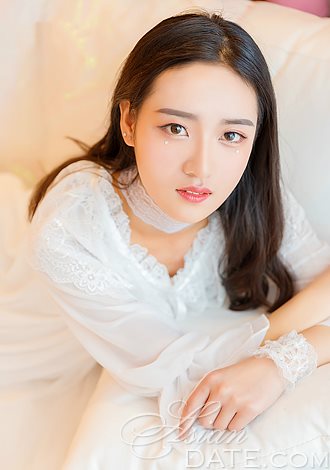 Dating Asian member online: Jing from Beijing, 22 yo, hair 